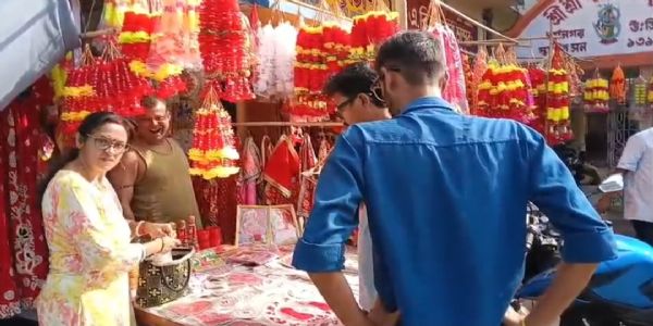 লক্ষ্মীপুজোর আবহে উৎসবের রঙ ধর্মনগর বাজারে, জমজমাট বিকিকিনি