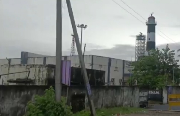 শক্তি বেড়েছে নিম্নচাপের; চেন্নাই, নাগাপট্টিনম-সহ ৯ বন্দরে বিপদ সংকেত শক্তি বেড়েছে নিম্নচাপের; চেন্নাই, নাগাপট্টিনম-সহ ৯ বন্দরে বিপদ সংকেত
