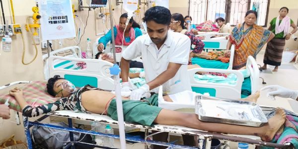নম্বরপ্লেটহীন গাড়ির ধাক্কায় গুরুতর আহত দুই কিশোর, গাড়ি নিয়ে পলাতক চালক