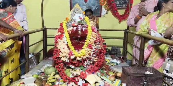 চতুর্দশীতে ঐতিহাসিক দোহালিয়া কালীমন্দিরে মা দক্ষিণাকালীর আবির্ভাব উৎসব, ভক্তদের ঢল