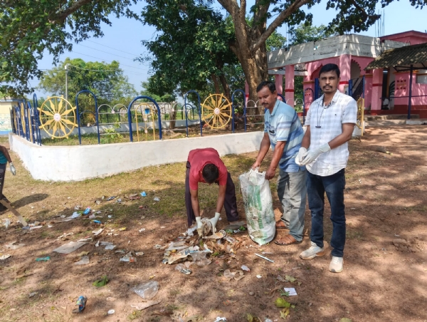 পরিবেশ রক্ষা ও পরিচ্ছন্নতার বার্তা নিয়ে পাথরকাটি মা জয়চন্ডী মন্দিরের মাড়োথান প্রাঙ্গণে অনুষ্ঠিত হলো স্বচ্ছতা অভিযান ও বৃক্ষরোপণ কর্মসূচি