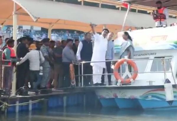 দিল্লিতে চালু হচ্ছে প্রথম ‘নমো যমুনা রিভার সাফারি’, ছট পুজোর আগেই উদ্বোধনের ঘোষণা মুখ্যমন্ত্রী রেখার