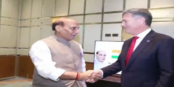 সেবুতে রিচার্ড মার্লেসের সঙ্গে দ্বিপাক্ষিক বৈঠক রাজনাথের