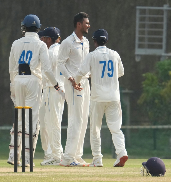 রঞ্জি ট্রফি ক্রিকেটে বাংলা ও কেরালা মুখোমুখি