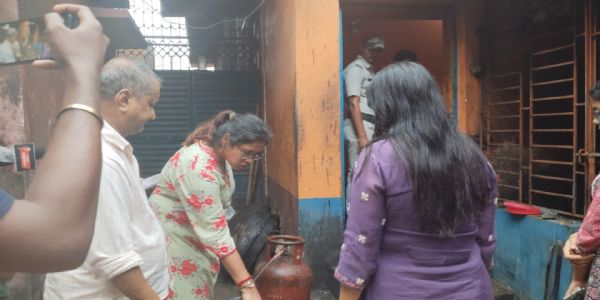 কামারপুকুরে খাদ্য দফতরের হানা