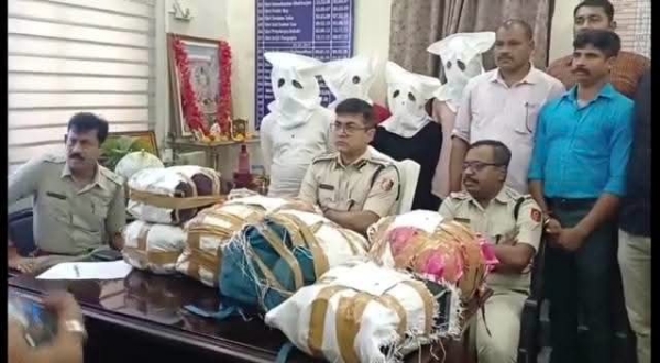 কালী ও জগদ্ধাত্রী পুজোর আগে চন্দননগর পুলিশের বড় সাফল্য, ৩০ কেজি গাঁজাসহ গ্রেফতার ৪