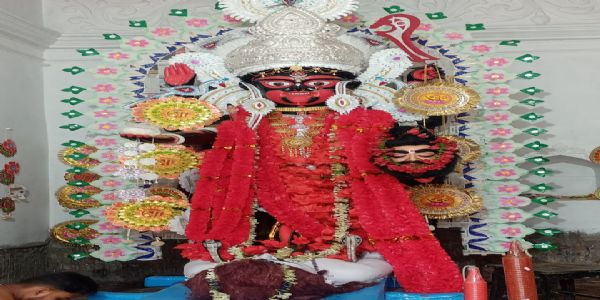 কাঁকসার বনকাটির রায় পরিবারের শশ্মান কালী প্রায় ৯০০ বছরের প্রাচীন, নরবলির বদলে নিবেদন করা হয় পরিবারের একজনের একফোঁটা রক্ত