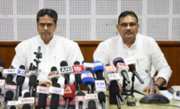 মুখ্যমন্ত্রী এবং অর্থমন্ত্রী