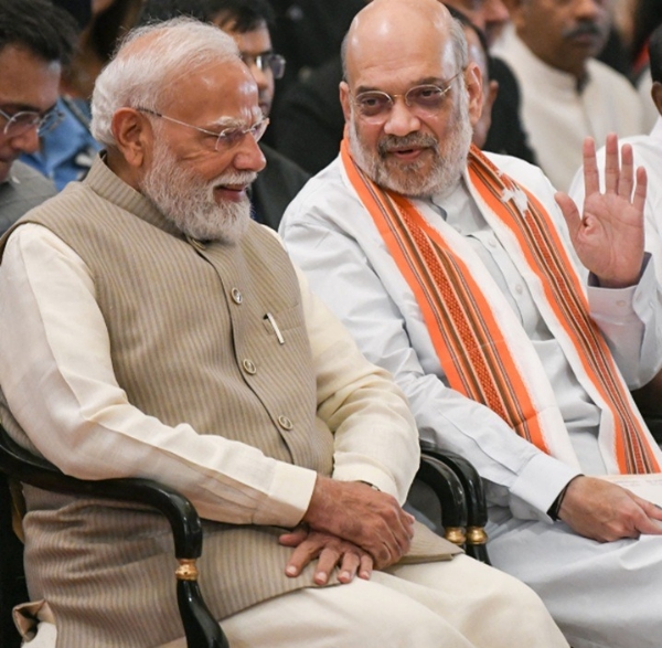 জনসেবায় ২৫ বছর পূর্ণ প্রধানমন্ত্রী মোদীর, অভিনন্দন অমিত শাহের জনসেবায় ২৫ বছর পূর্ণ প্রধানমন্ত্রী মোদীর, অভিনন্দন অমিত শাহের