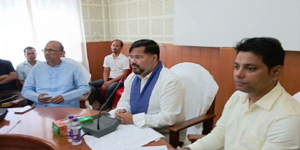 চাঁদার জুলুম ও যানবাহন আটকে চাঁদা আদায়ে কঠোর বার্তা পর্যটনমন্ত্রীর