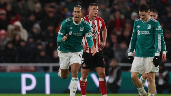 ইংলিশ প্রিমিয়ার লিগ:  জয়ে ফিরল লিভারপুল