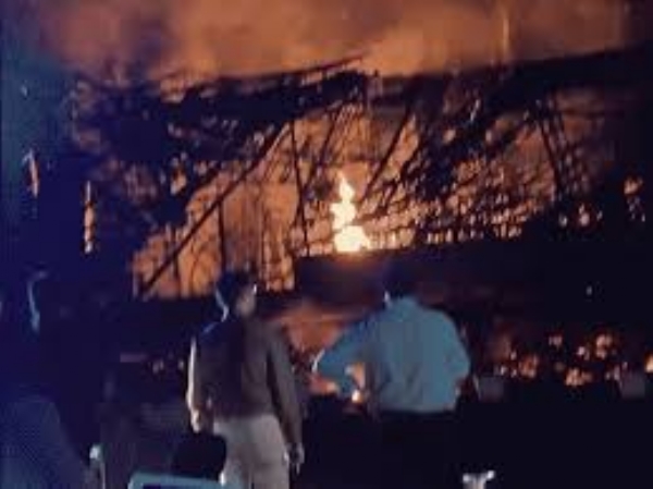 ভোপালে বিয়ের অনুষ্ঠান চলাকালীন সিলিন্ডার বিস্ফোরণ, হতাহতের খবর নেই ভোপালে বিয়ের অনুষ্ঠান চলাকালীন সিলিন্ডার বিস্ফোরণ, হতাহতের খবর নেই