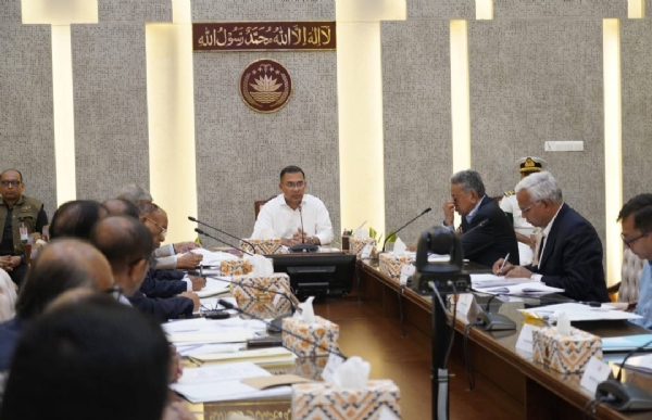 নির্বাচনী অঙ্গীকার বাস্তবায়নে ‘ফ্যামিলি কার্ড’ চালু কর্মপরিকল্পনা চূড়ান্ত সংক্রান্ত সভায় প্রধানমন্ত্রী তারেক রহমান নির্বাচনী অঙ্গীকার বাস্তবায়নে ‘ফ্যামিলি কার্ড’ চালু কর্মপরিকল্পনা চূড়ান্ত সংক্রান্ত সভায় প্রধানমন্ত্রী তারেক রহমান