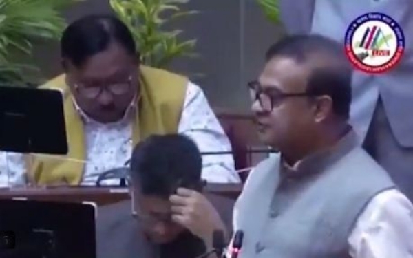 বিধানসভায় বক্তব্য পেশ করছেন মুখ্যমন্ত্রী হিমন্তবিশ্ব শৰ্মা