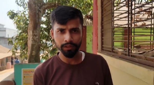 প্রতারিত যুবক প্রতারিত যুবক