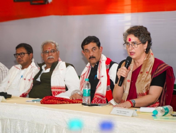 গুয়াহাটিতে রাজীব ভবনে স্ক্রিনিং কমিটির চেয়ারপার্সন প্রিয়াঙ্কা গান্ধী