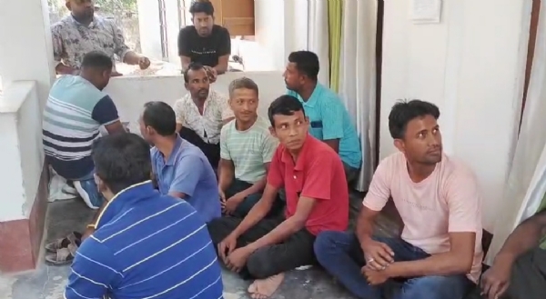 শ্রমিকদের ধর্না শ্রমিকদের ধর্না