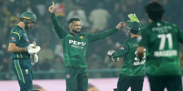 অস্ট্রেলিয়াকে রেকর্ড ব্যবধানে হারিয়ে হোয়াইটওয়াশ পাকিস্তানের