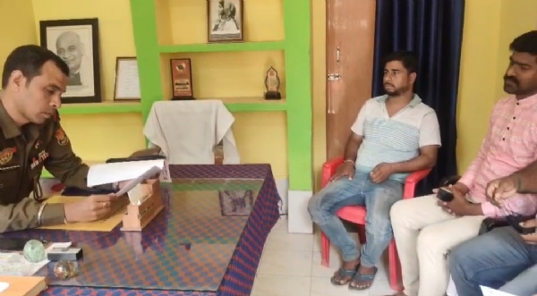 থানায় ডেপুটেশন বাম যুব সংগঠনের