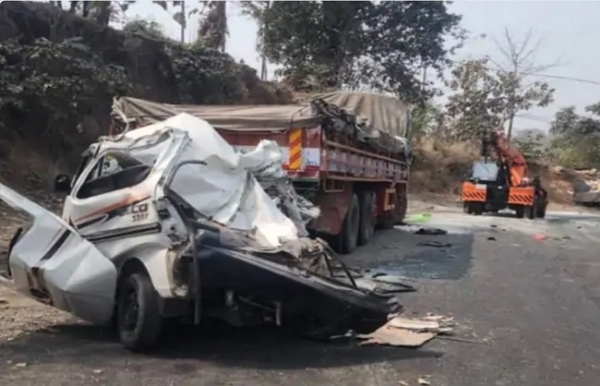 গুজরাটের কুম্ভঘাটে ট্রাক–গাড়ির সংঘর্ষে একই পরিবারের সাতজনের মৃত্যু