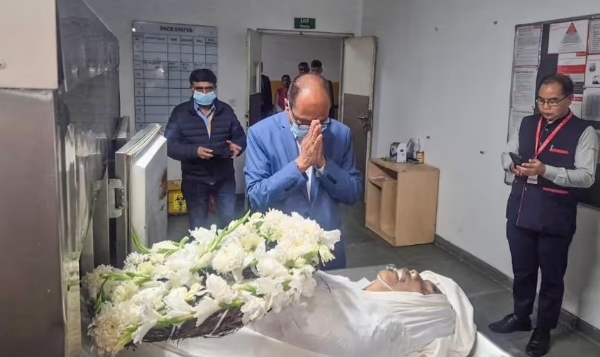 গুরগাঁওয়ের হাসপাতালে প্রয়াত বিধায়ককে শেষ শ্রদ্ধা মণিপুরের মুখ্যমন্ত্রী ইউমনামের