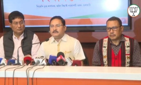 সাংবাদিক সম্মেলনে দিলীপ শইকিয়া (ফাইল ফটো) সাংবাদিক সম্মেলনে দিলীপ শইকিয়া (ফাইল ফটো)