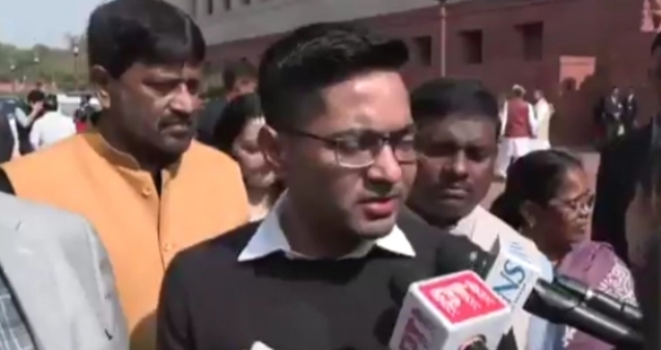 স্পিকারের বিরুদ্ধে অনাস্থা প্রস্তাব নিয়ে মুখ খুললেন অভিষেক বন্দ্যোপাধ্যায়