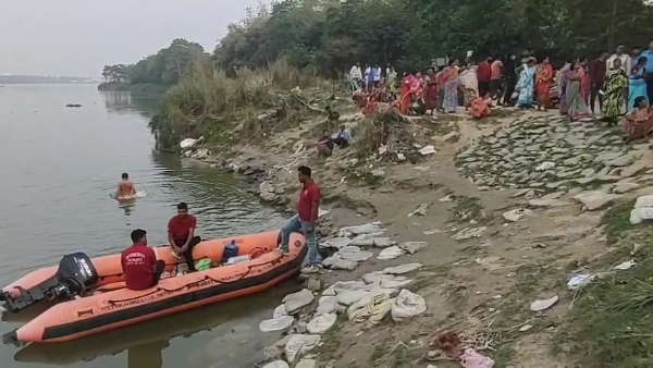 জলে তলিয়ে গেল