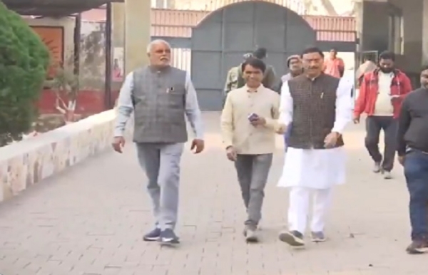 ঝাড়খণ্ড পুর নির্বাচনে ভোট দিলেন সঞ্জয় শেঠ, ভাগ্যপরীক্ষা ৬১২৪ জন প্রার্থীর ঝাড়খণ্ড পুর নির্বাচনে ভোট দিলেন সঞ্জয় শেঠ, ভাগ্যপরীক্ষা ৬১২৪ জন প্রার্থীর