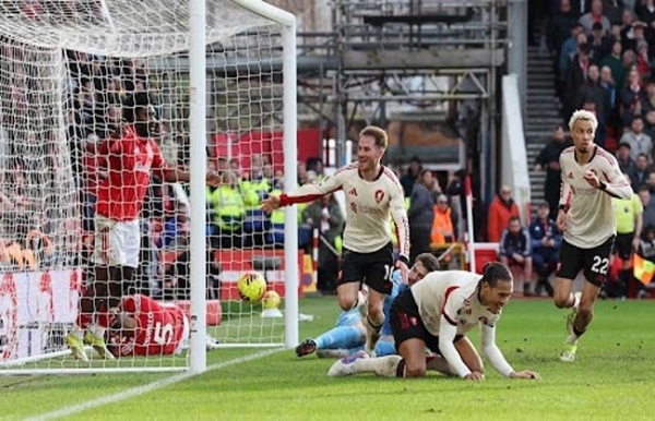 ইংলিশ প্রিমিয়ার লিগ: শেষ মুহূর্তের গোলে লিভারপুলের জয় ইংলিশ প্রিমিয়ার লিগ: শেষ মুহূর্তের গোলে লিভারপুলের জয়