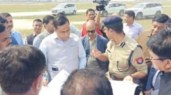 কোকরাঝাড়ের গ্রিনফিল্ড ময়দানে রাজ্যের মন্ত্রী জয়ন্তমল্ল বরুয়া কোকরাঝাড়ের গ্রিনফিল্ড ময়দানে রাজ্যের মন্ত্রী জয়ন্তমল্ল বরুয়া