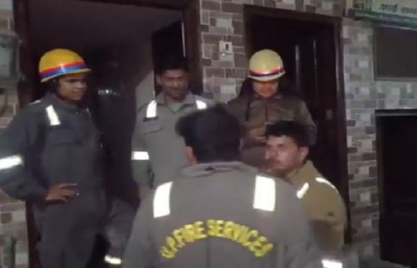 মিরাটের একটি বাড়িতে অগ্নিকাণ্ডে পাঁচ শিশু-সহ ৬ জনের মৃত্যু মিরাটের একটি বাড়িতে অগ্নিকাণ্ডে পাঁচ শিশু-সহ ৬ জনের মৃত্যু