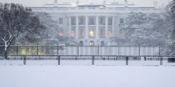 তুষারঝড়ে বিপর্যস্ত আমেরিকা, বাতিল বহু বিমান