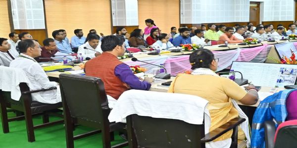 গরিব মানুষের দোরগোড়ায় প্রকল্প পৌঁছে দিতে নির্দেশ মন্ত্রী সুধাংশু দাসের