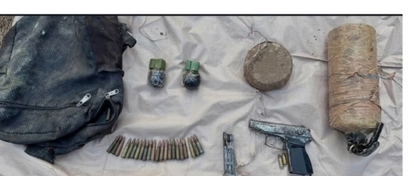 উদ্ধার প্রচুর অস্ত্র ও বিস্ফোরক