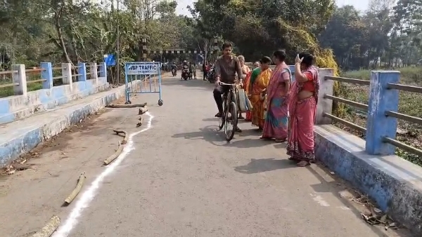 স্ত্রীকে কোপানো