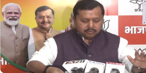 রাহুলকে তোপ নিতিনের, একাধিক ইস্যুতে দুষলেন গান্ধী পরিবারকে