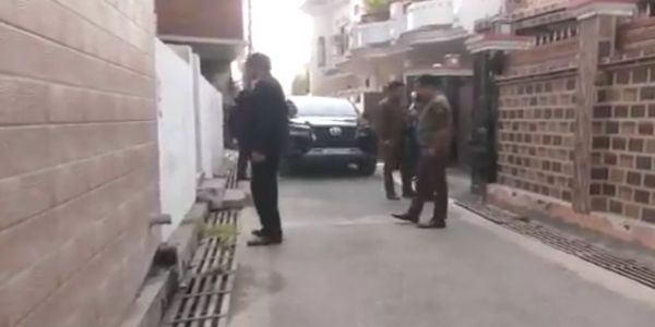 জম্মুতে বিজয় চৌধুরীর বাড়িতে দুর্নীতি দমন ব্যুরোর অভিযান, দুর্ভাগ্যজনক বললেন সুরিন্দর