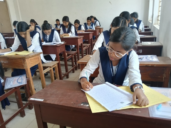 উচ্চ মাধ্যমিক পরীক্ষা শুরু
