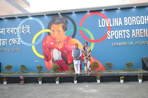 স্টেডিয়াম প্ৰাঙ্গণে মুখ্যমন্ত্রী ড. হিমন্তবিশ্ব শর্মা এবং বক্সার লাভলিনা বড়গোঁহাই