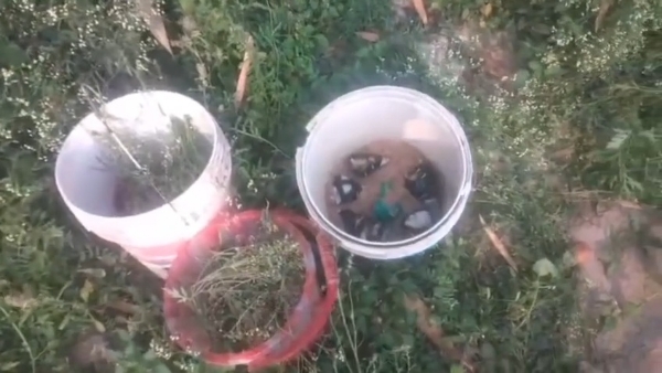 তিন জার বোমা উদ্ধার