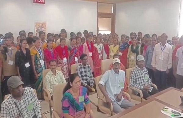 ছত্তিশগড় বিধানসভায় ১২০ আত্মসমর্পিত মাওবাদী ছত্তিশগড় বিধানসভায় ১২০ আত্মসমর্পিত মাওবাদী