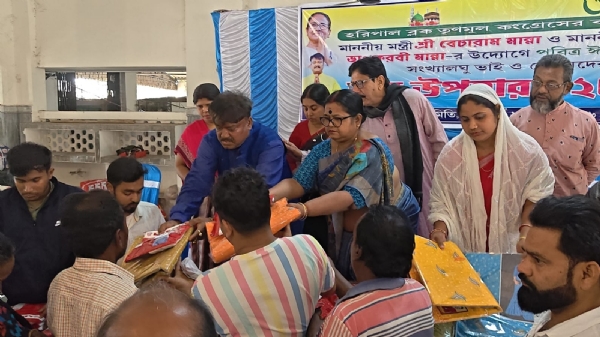 মালিয়া কাশী বিশ্বনাথ সেবা সমিতিতে বস্ত্র বিতরণ