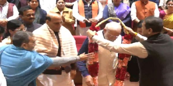 ভারত-আমেরিকায় বাণিজ্য চুক্তির জন্য প্রধানমন্ত্রীকে অভিবাদন এনডিএ সাংসদদের