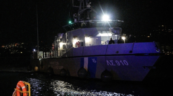 গ্রিসে কোস্ট গার্ডের জাহাজের সঙ্গে অভিবাসীবাহী নৌকার সংঘর্ষে ১৫ জনের মৃত্যু