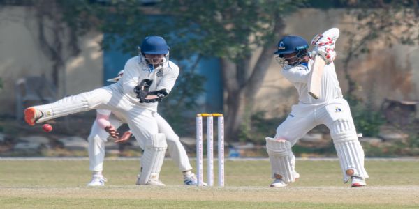 রঞ্জি ট্রফি ক্রিকেটে বাংলার সেমিফাইনালে যাওয়া প্রায় নিশ্চিত