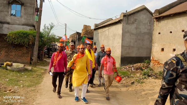 জোরকদমেই চলছে পরিবর্তন যাত্রার প্রচারাভিযান জোরকদমেই চলছে পরিবর্তন যাত্রার প্রচারাভিযান