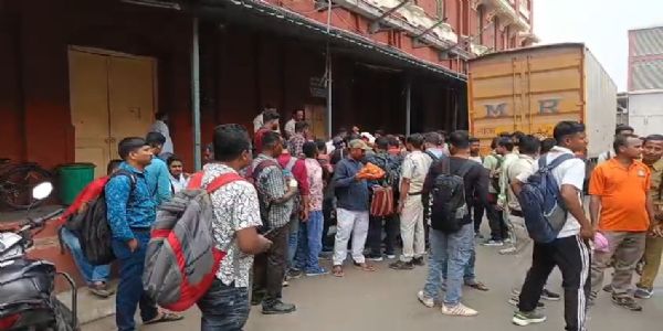 নবান্ন অভিযানের ডাক সিভিল ডিফেন্স ও ডিজাস্টার ম্যানেজমেন্ট কর্মীদের, হাওড়া স্টেশনে কড়া নিরাপত্তা