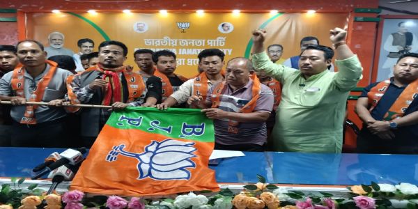 তিপ্রা মথায় ভাঙন, ৫৫ পরিবারের ২৭৫ ভোটার নিয়ে বিজেপিতে প্রদ্যোতের ঘনিষ্ঠ নেতা