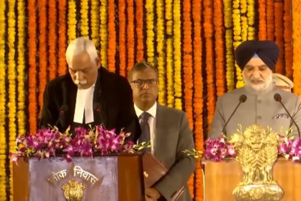 নতুন উপ-রাজ্যপাল পেল দিল্লি, শপথ নিলেন তরণজিৎ সিং সাঁধু